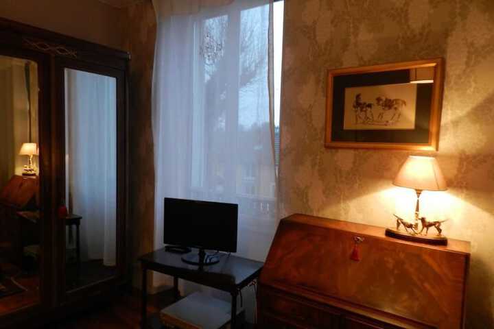 Room 5 of 10