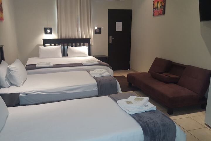 Room 8 of 32