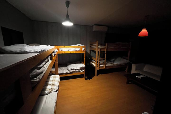 Room 11 of 172