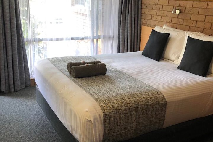 Room 3 of 42