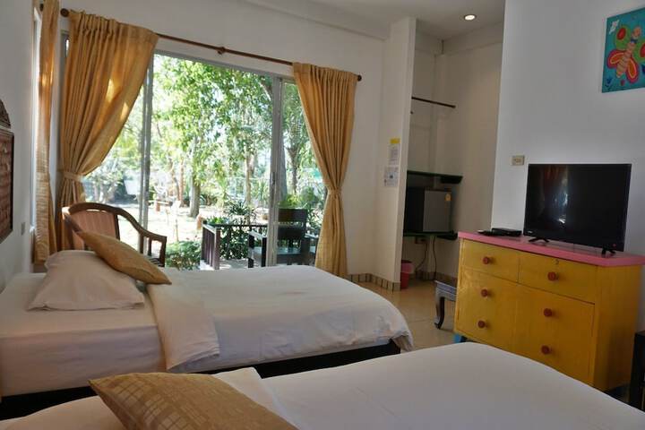 Room 35 of 127