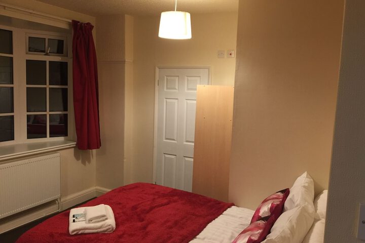 Room 4 of 4