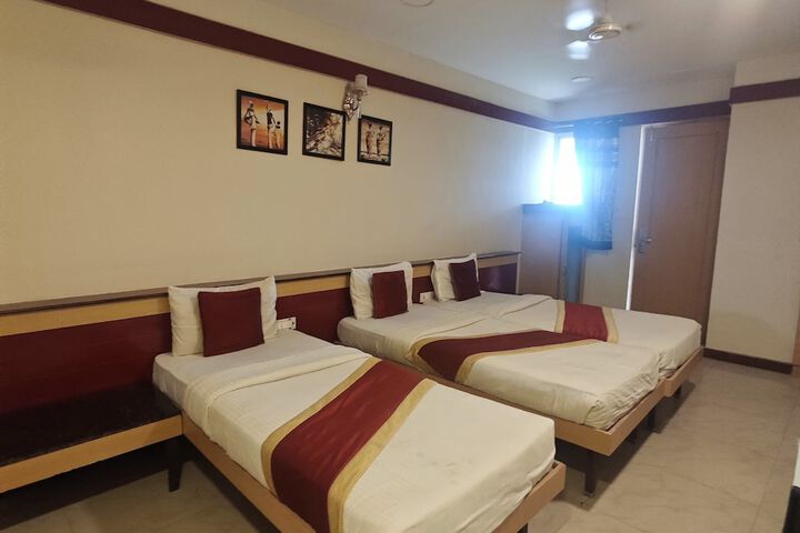 Room 9 of 17