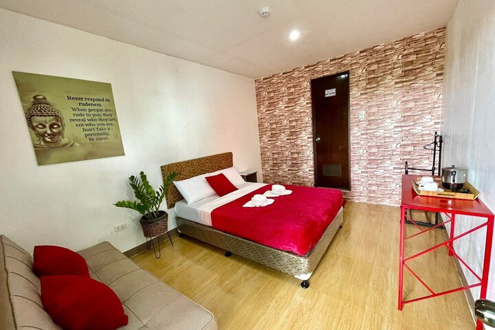 Room 6 of 63