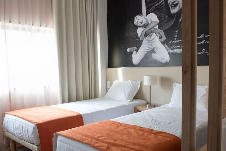 Room 6 of 49