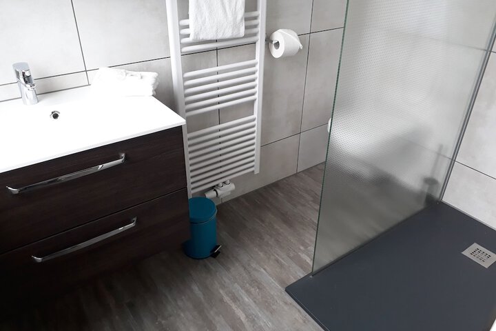 Room 18 of 29