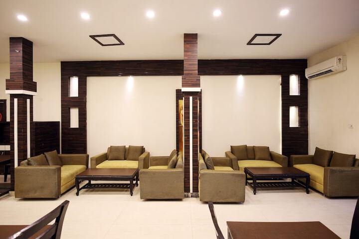 Hotel Interior 5 of 31