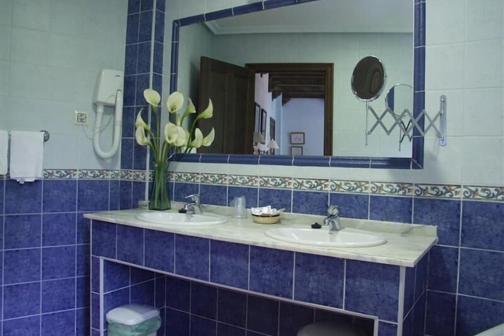 Room 16 of 25