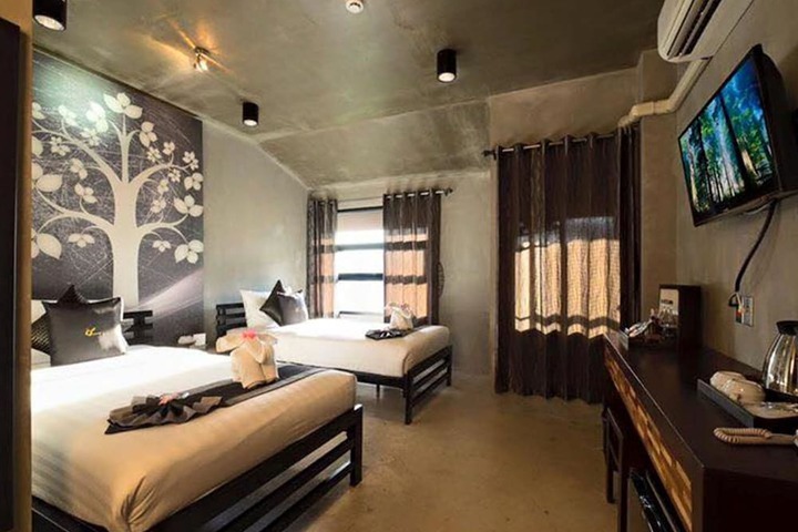 Room 9 of 60