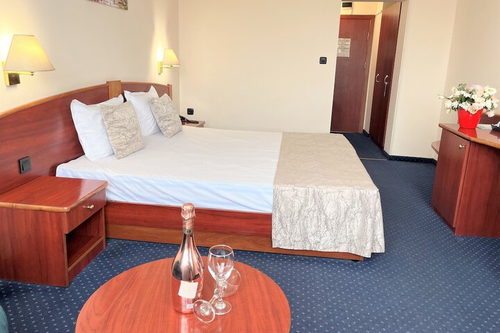 Room 22 of 49