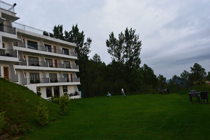 Hotel Exterior 60 of 70