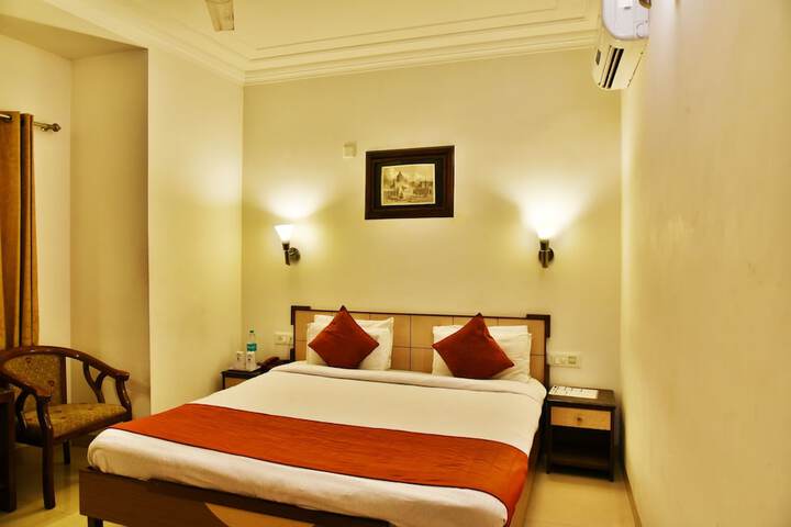Room 8 of 29