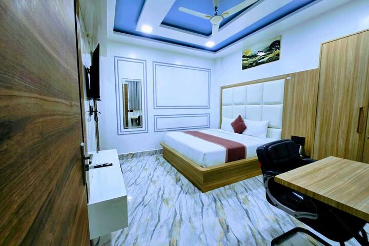 Room 50 of 60