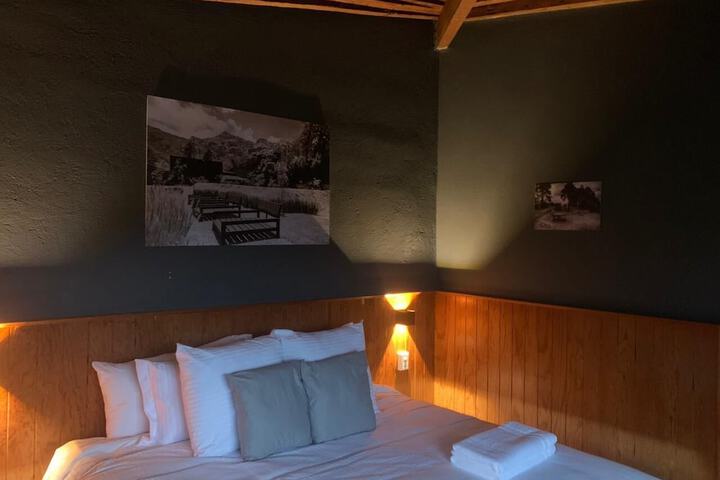 Room 4 of 92