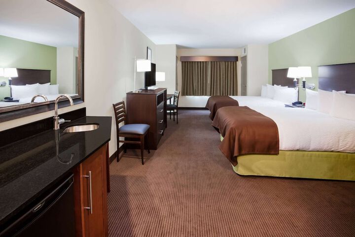 2 Queen Beds Executive Room (6 of 9)