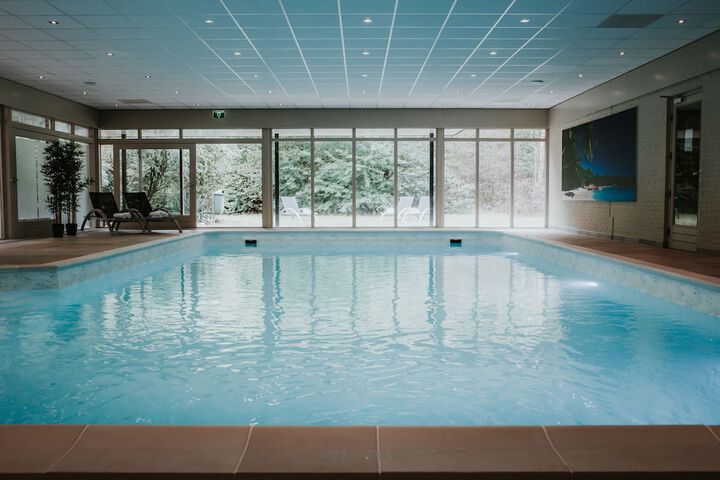 Hotel Pool