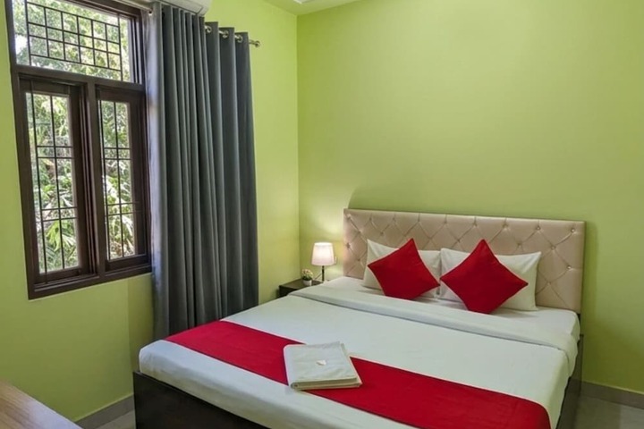 Room 12 of 26