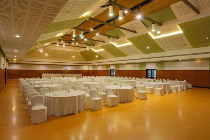 Ballroom/Hall 70 of 87