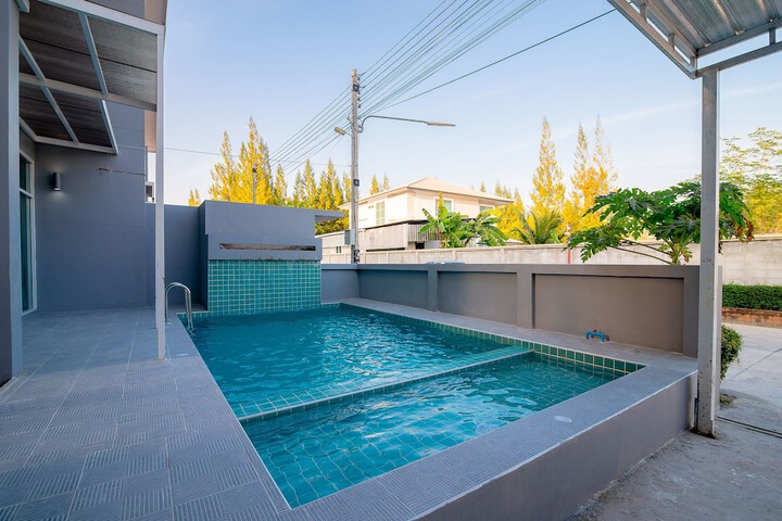 Pool 112 of 138