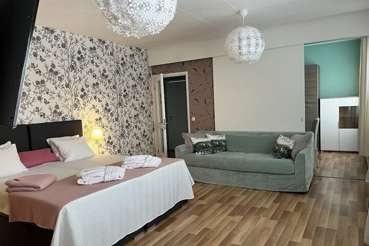 Room 44 of 108