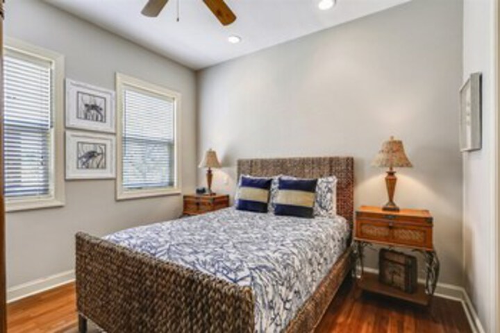 Room 21 of 25