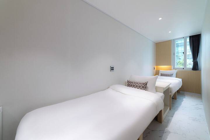 Room 31 of 84