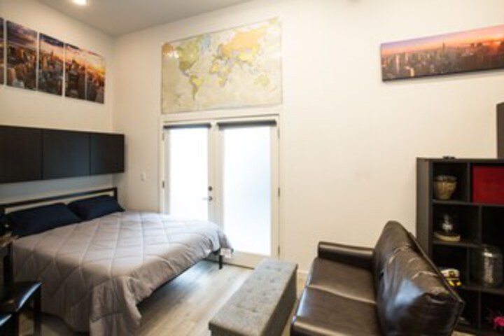 Room 9 of 27