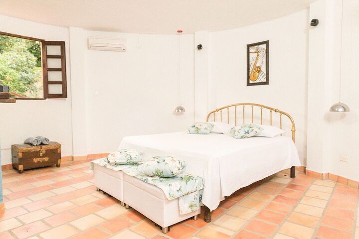 Room 17 of 94