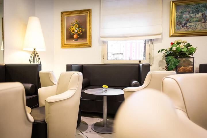 Entrance & Lobby