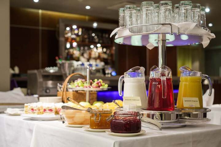 Breakfast/Coffee Service 25 of 33
