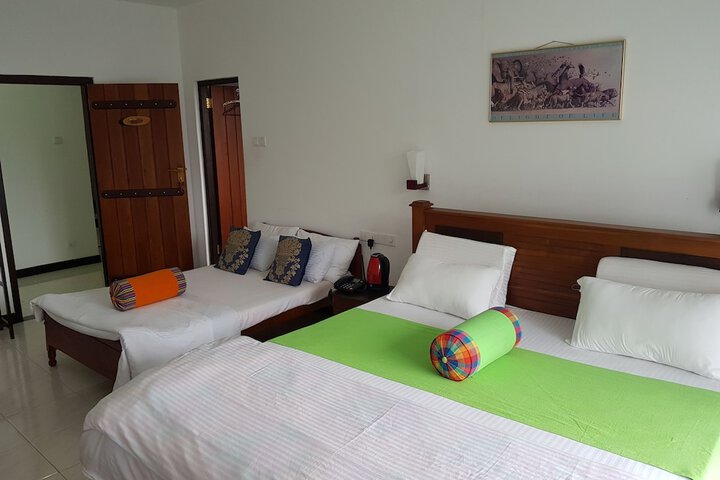 Room 12 of 33