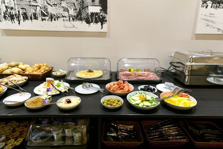 Dining 43 of 48
