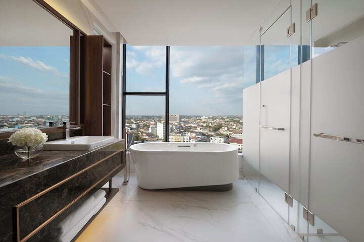 Room 40 of 100
