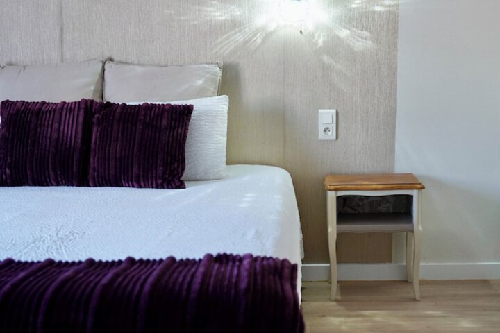 Room 30 of 98