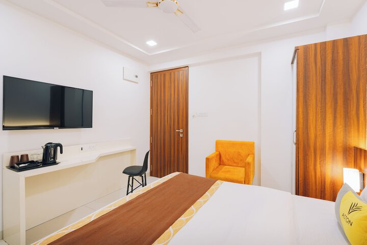 Room 32 of 90