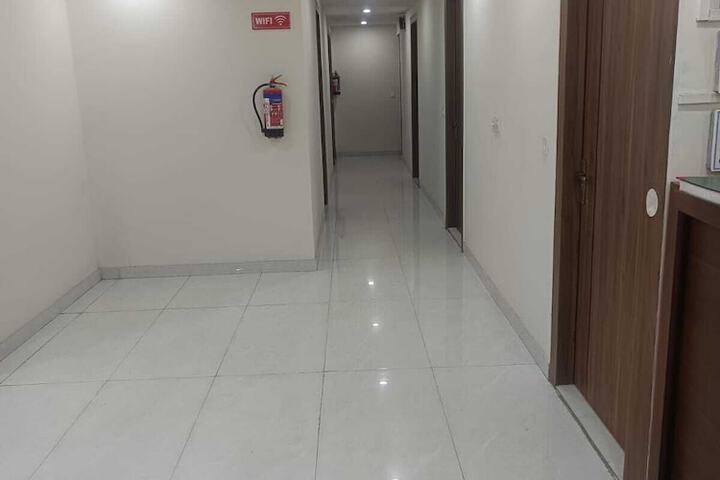 Ballroom/Hall 18 of 19