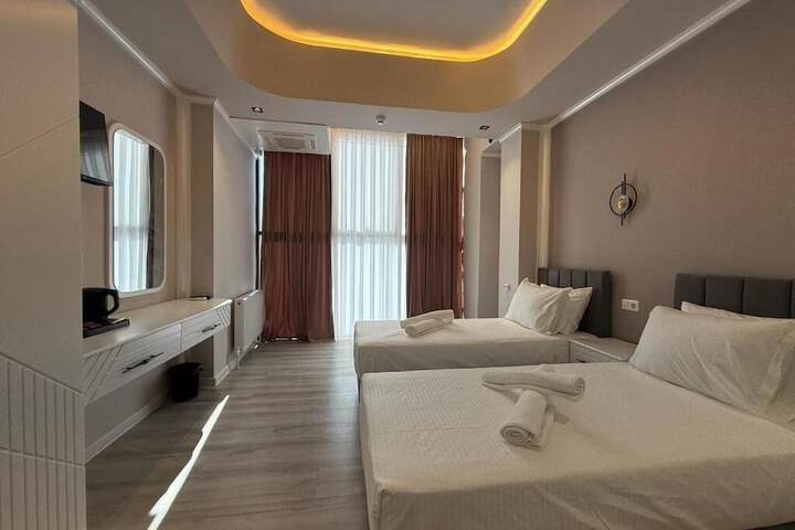 Room 3 of 37