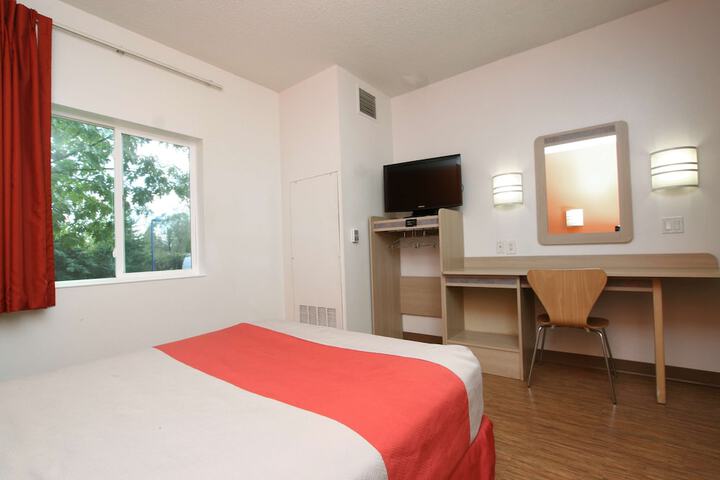 Double Room Disability Accessible (5 of 13)