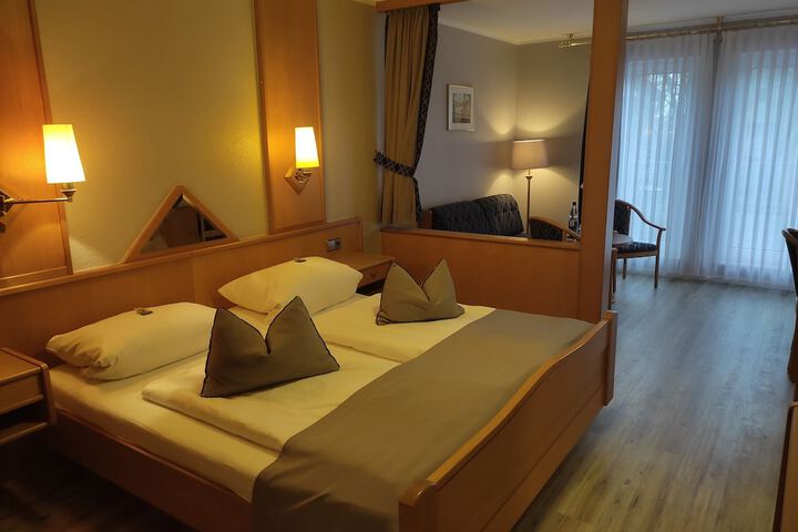 Room 13 of 67