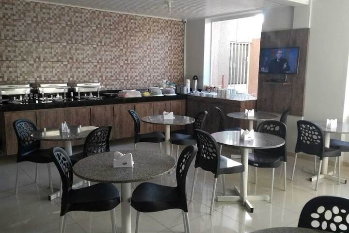 Dining 6 of 11