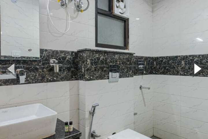 Room 12 of 14