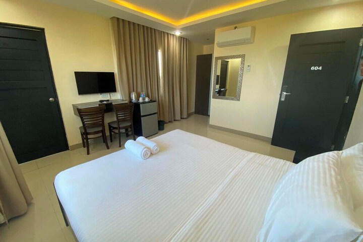 Room 19 of 34