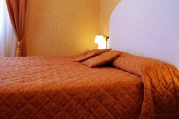 Room 3 of 22
