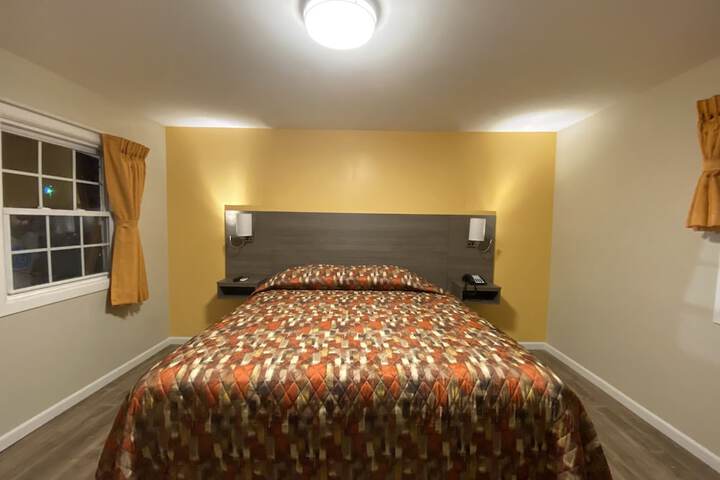 Room 6 of 9