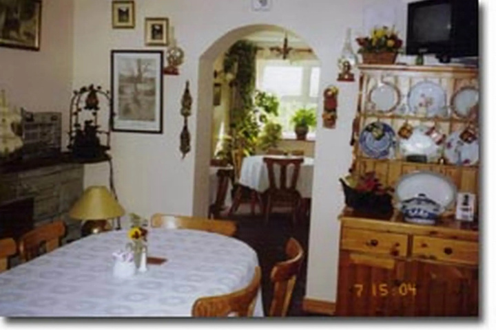 Dining 3 of 5