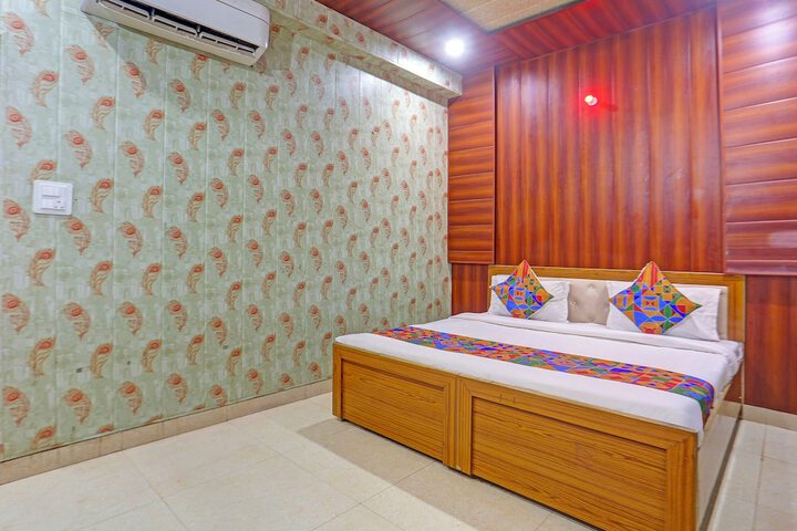 Room 16 of 26