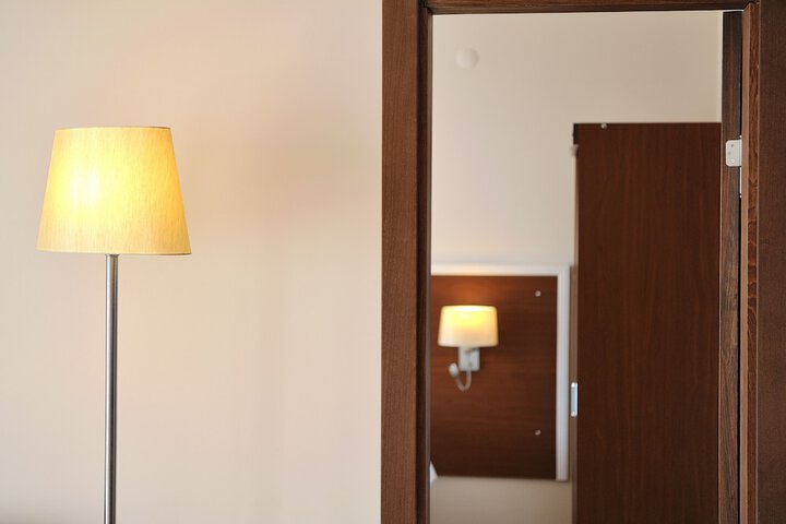 Room 5 of 97
