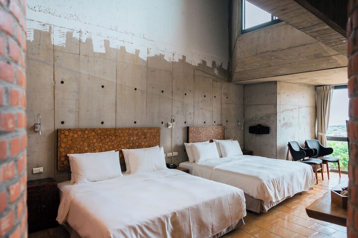 Room 8 of 72