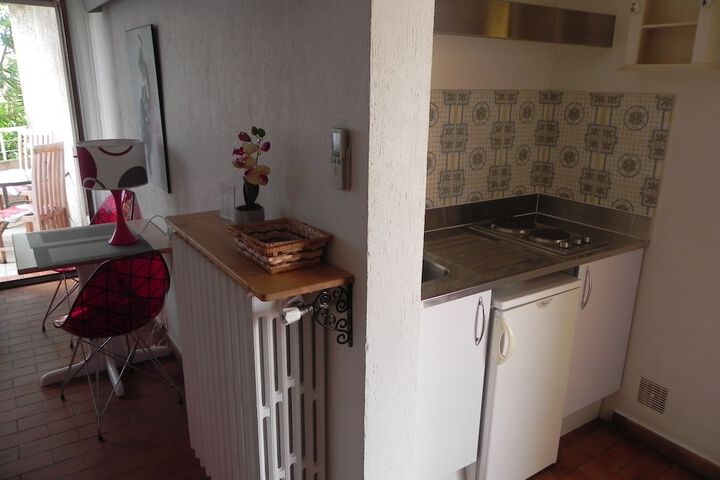 Room 4 of 42