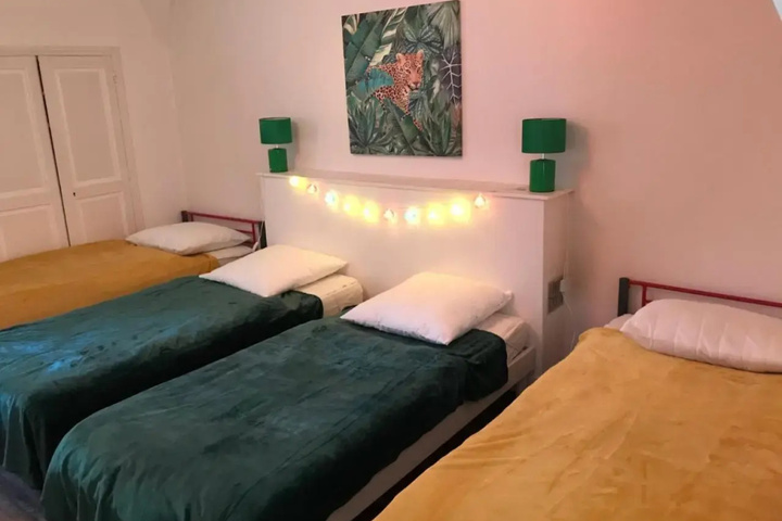 Room 5 of 18
